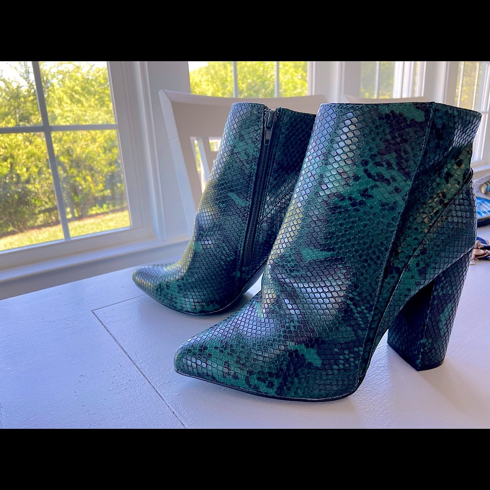 Just Fab Snakeskin Booties - Size 8WW fits like 9